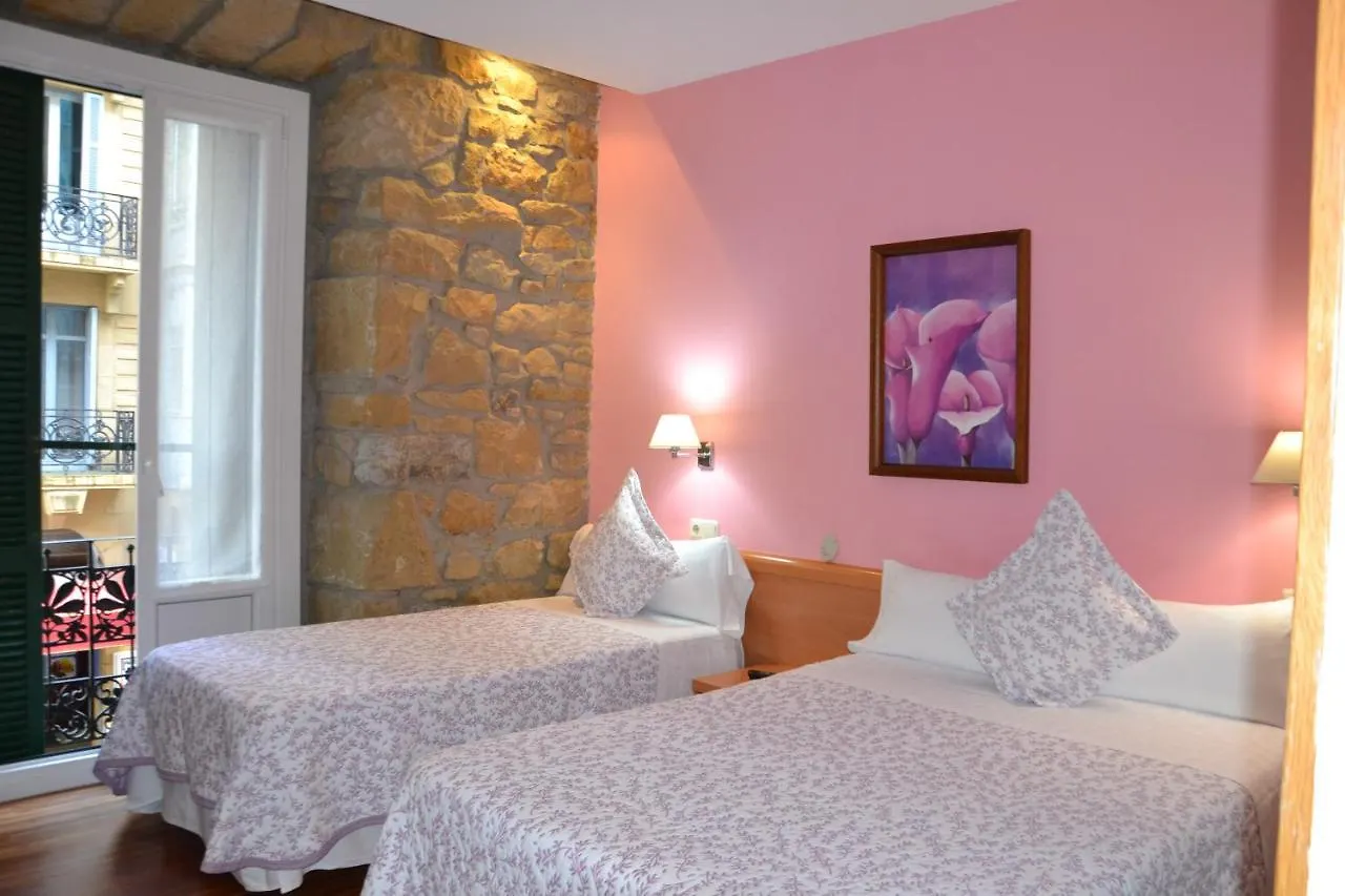 Pension Nuevas Artes San Sebastian Spanje