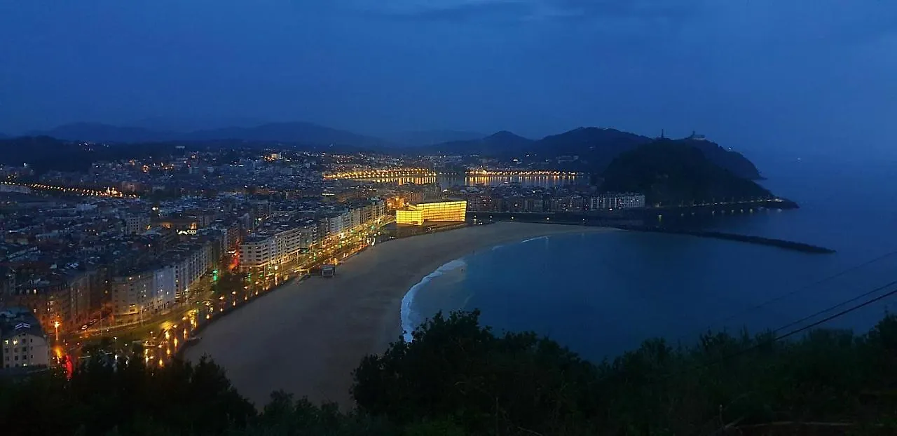 Pension Nuevas Artes San Sebastian Guest house