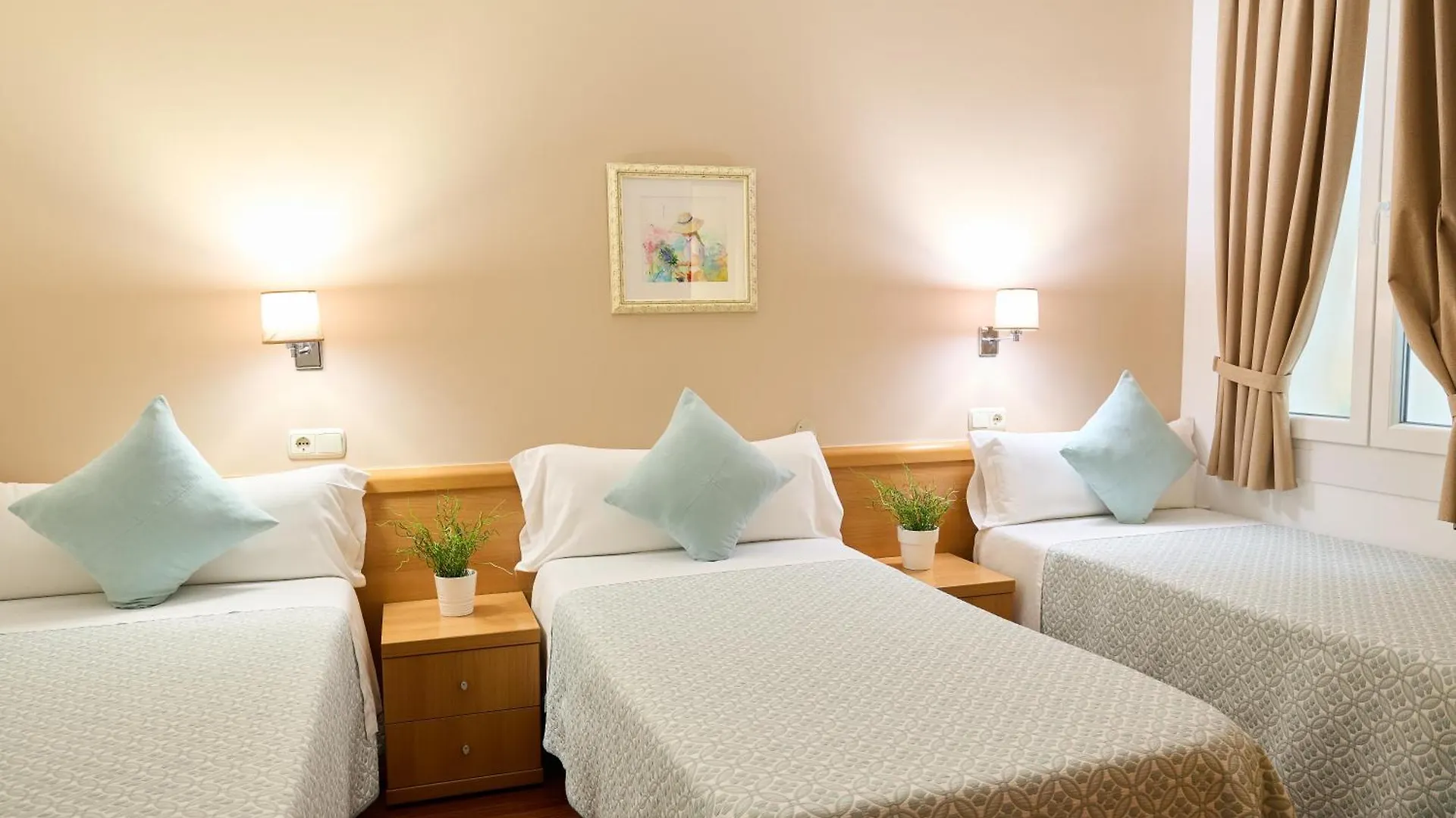 Pension Nuevas Artes San Sebastian 2*,  Spain