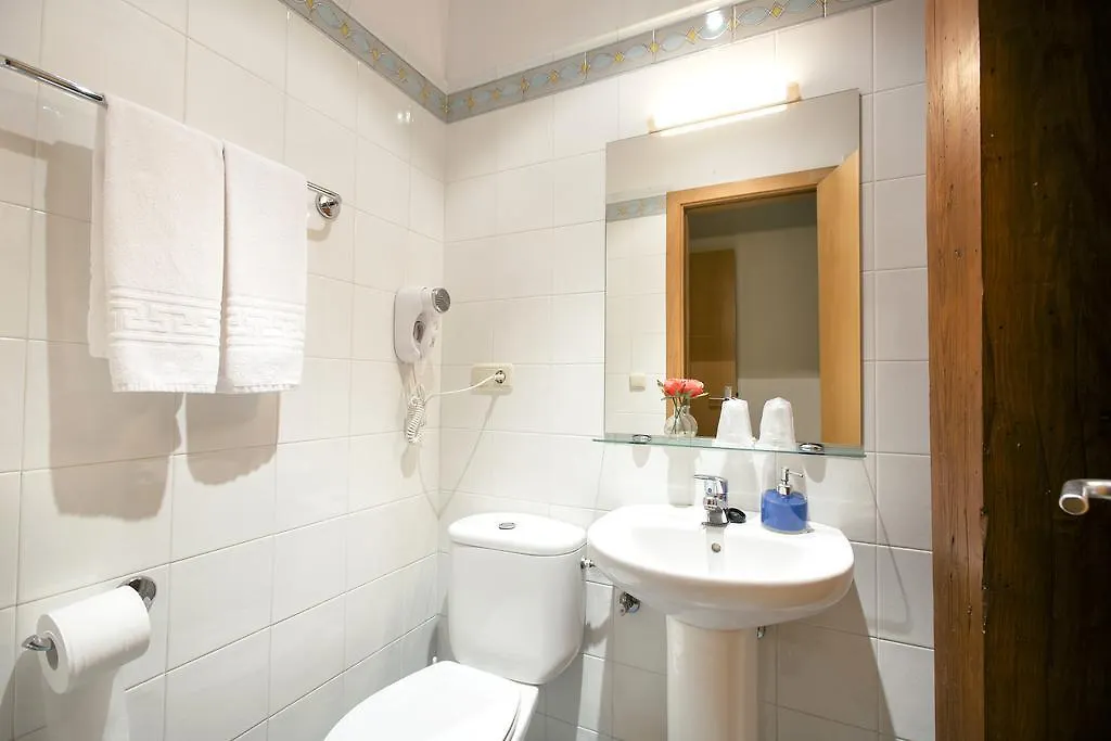 Pension Nuevas Artes San Sebastian 2*,