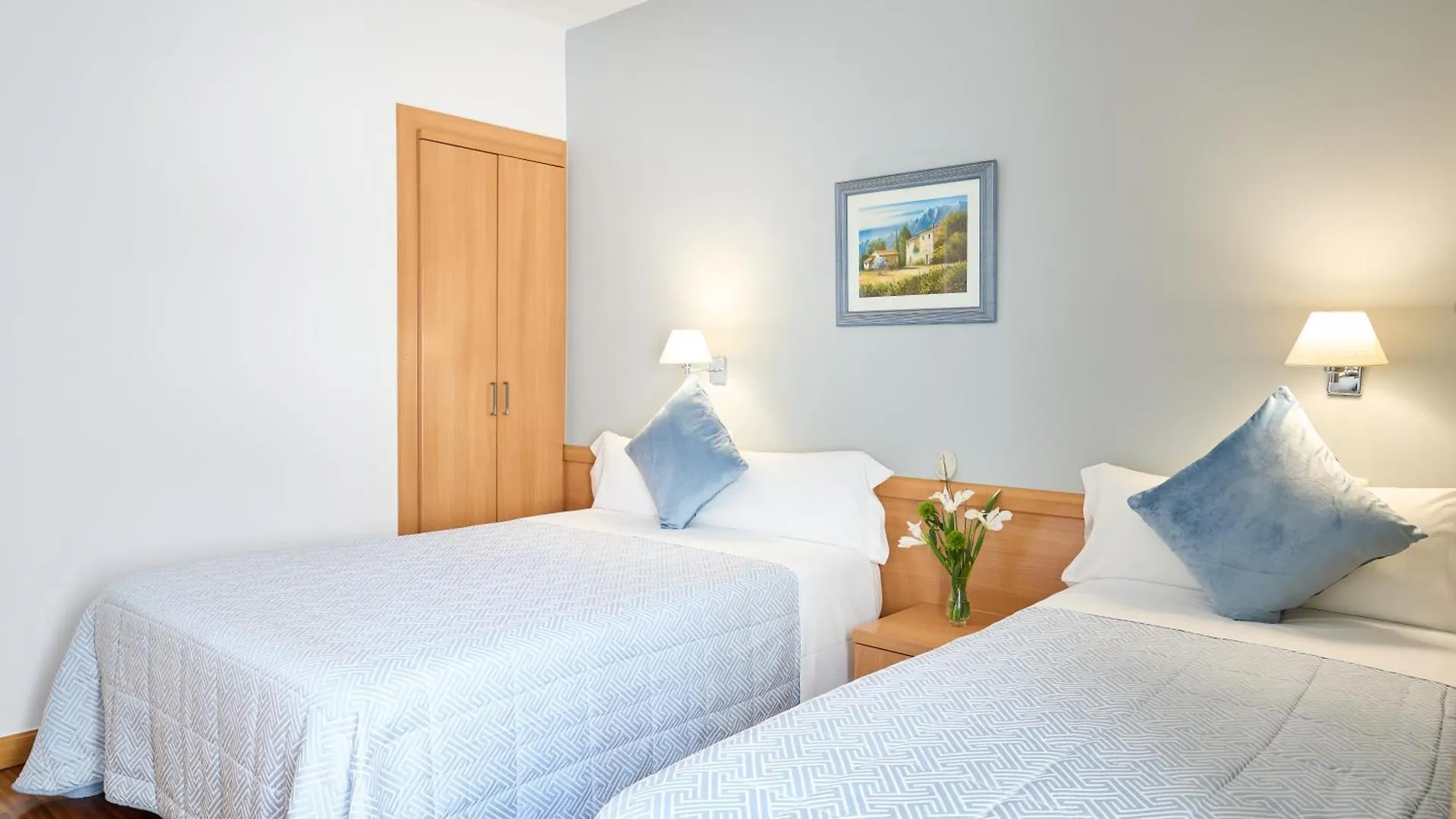 Pension Nuevas Artes San Sebastián 2*,  Spagna